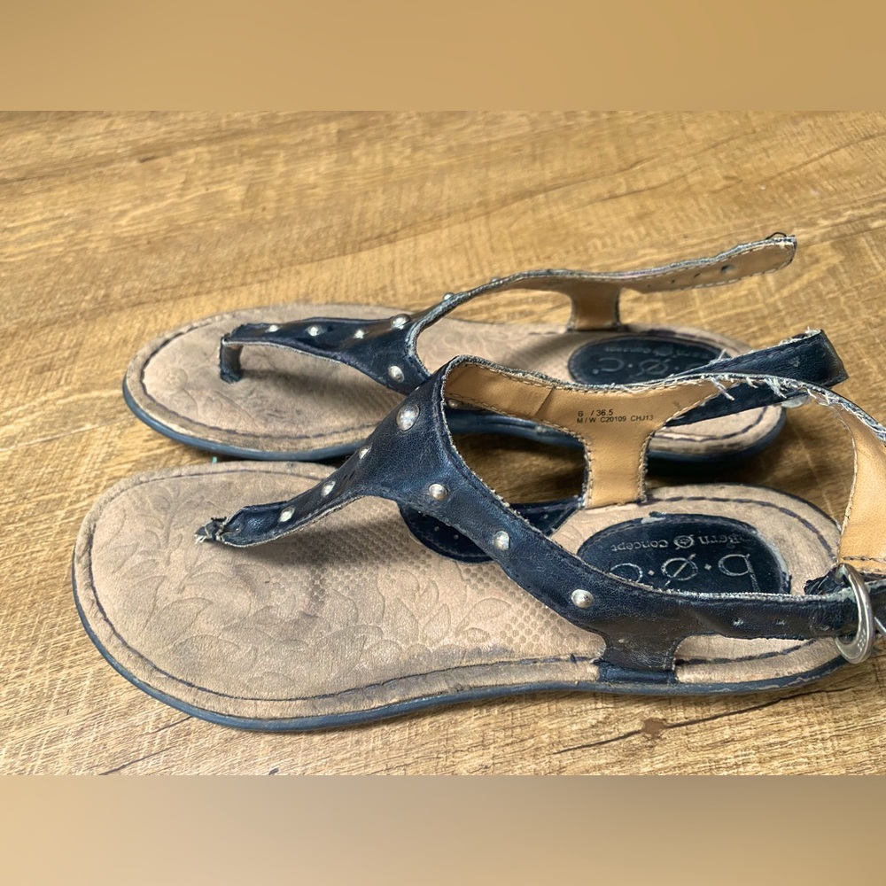 B.O.C. Studded Vegan Leather Floral Man Made Footbed Adjustable Strap Grip 6 7 8